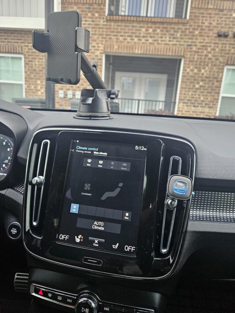 Qifutan Dash Mounted Holders Phone Holders for Your Car Phone